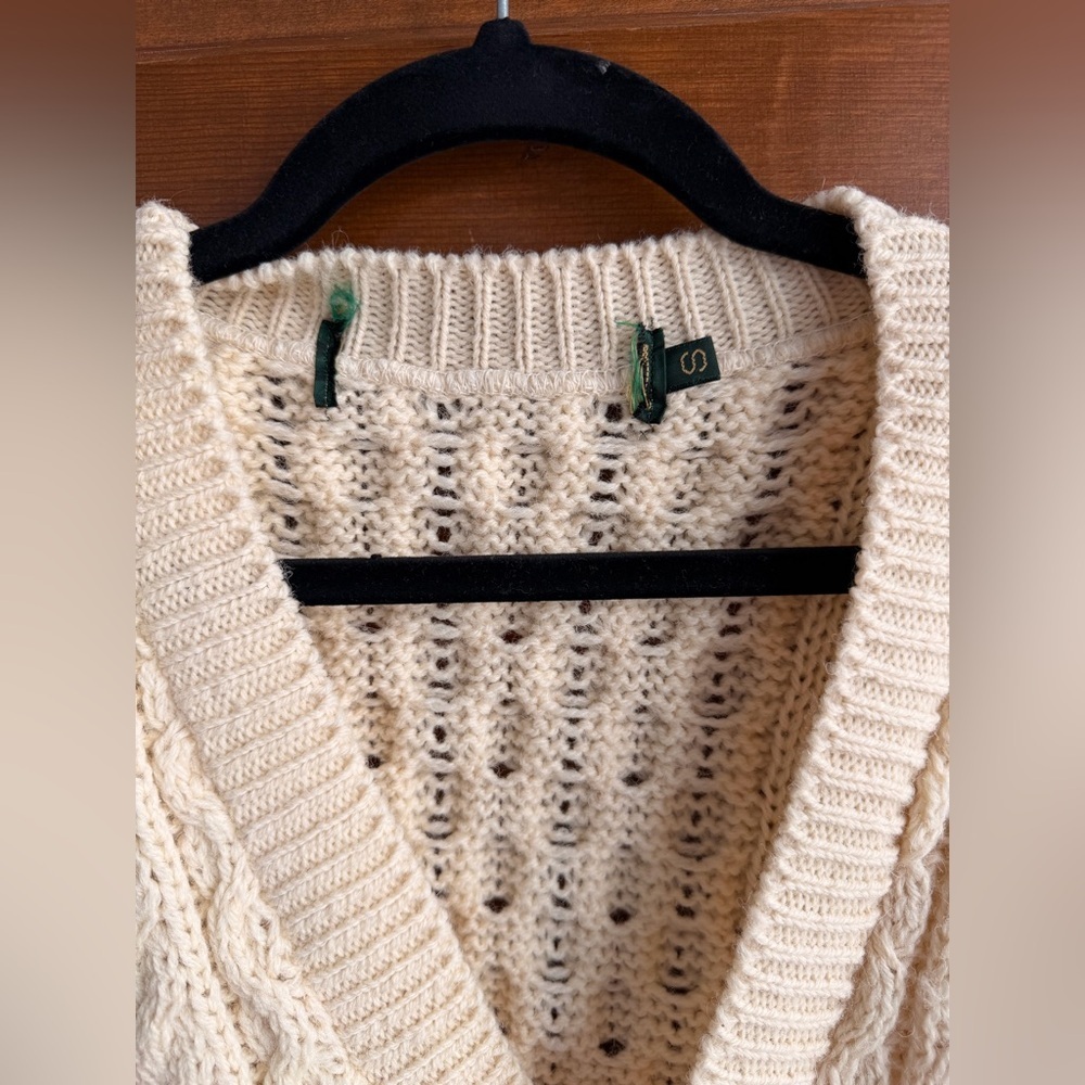 Vintage Men's Irish Knit V-Neck Aran Cardigan in Oatmeal - Picture 3 of 8